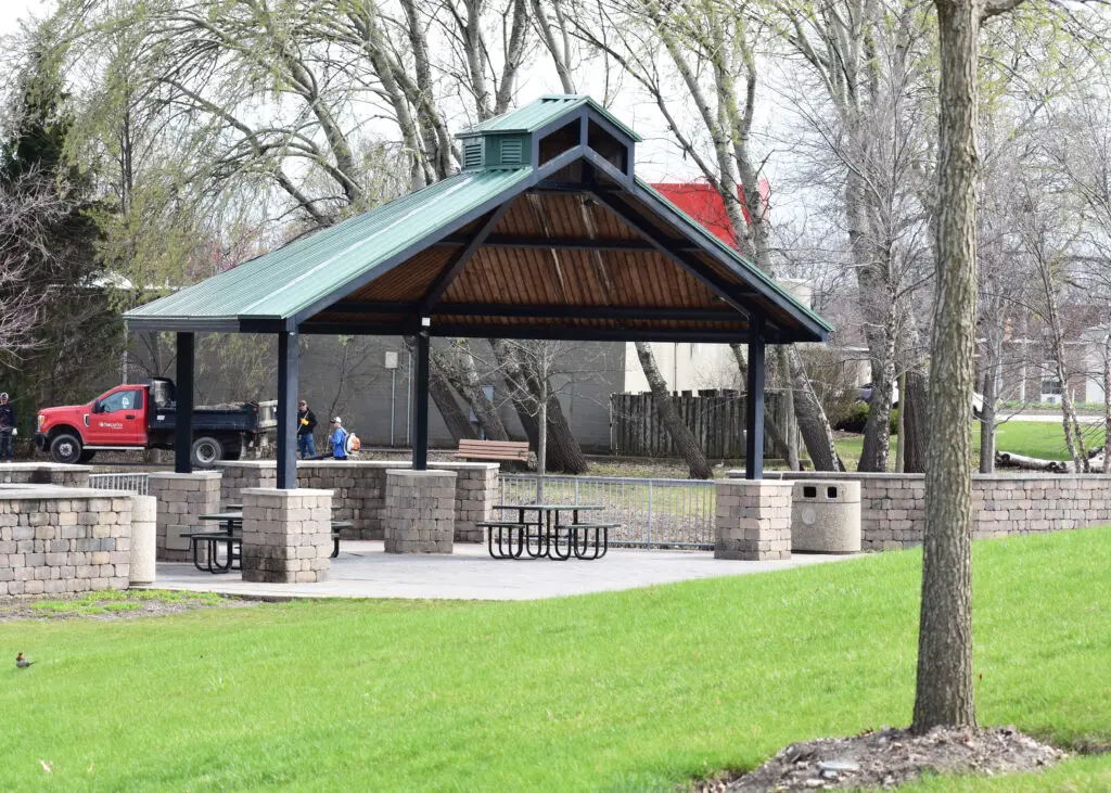 Vogelei Park and Barn