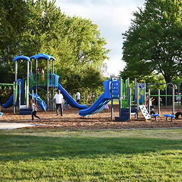 Hoffman Estates, IL - Outdoor Exercise Park - Community Park